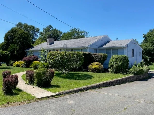 115 Vine St #1, Saugus, MA 01906