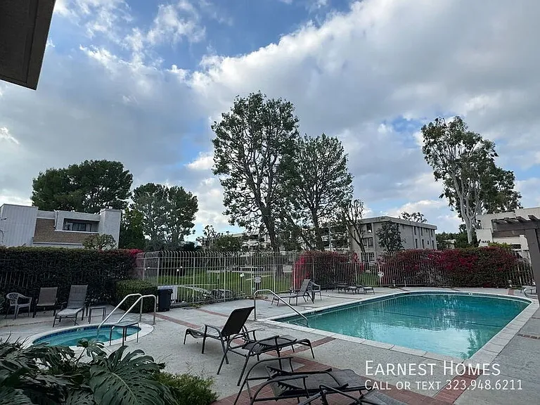 15215 Magnolia Blvd #110 — Photo 2