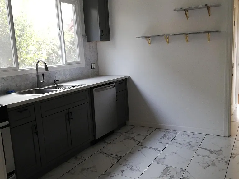 615 Cleveland St #1 — Photo 6