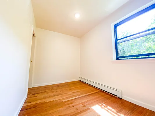 Rented by RealTegrity NY LLC | media 12