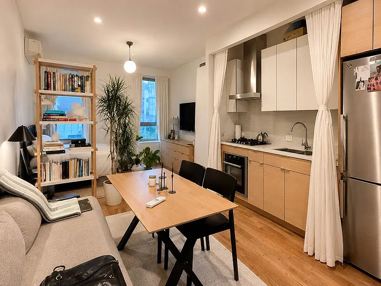 137 Nelson St #1A — Photo 3