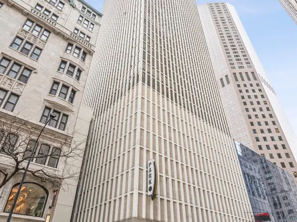100 E Walton St APT 22H, Chicago, IL 60611