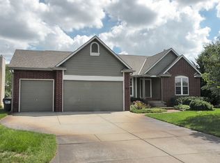 2424 N Hazelwood Ct, Wichita, KS 67205