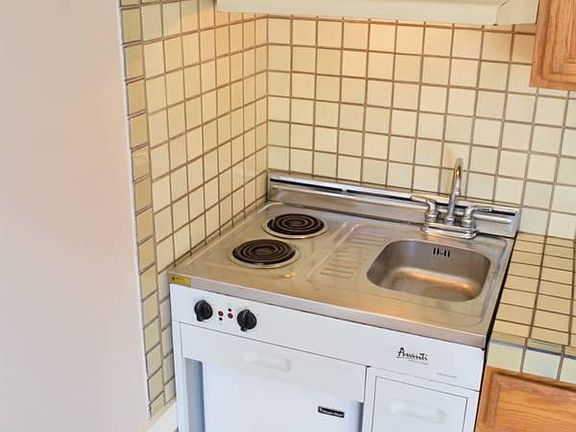 3rd image of 495 27th Ave #1A