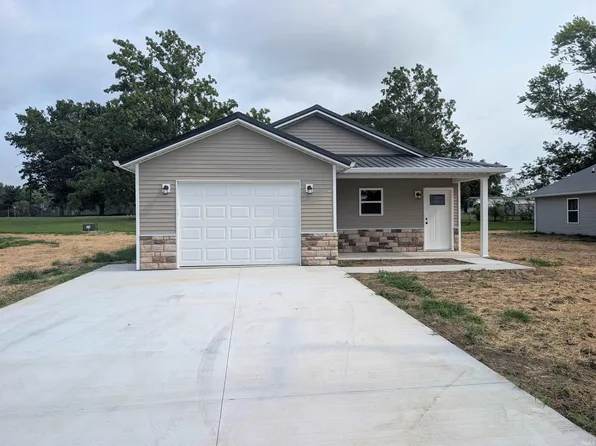 1002 Greenwood St, Washington, IN 47501