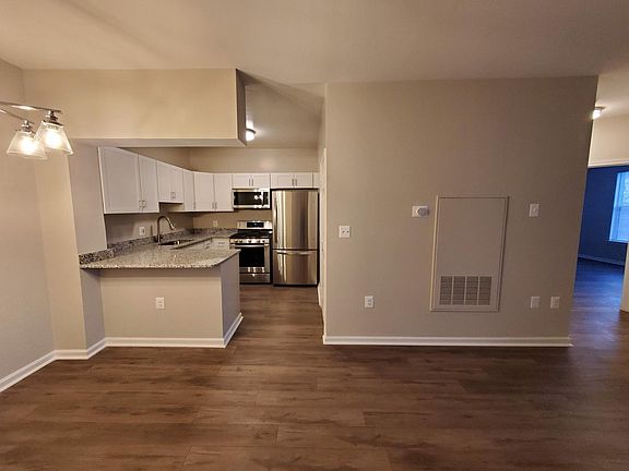 5th image of 2105 Highcourt Ln APT 302