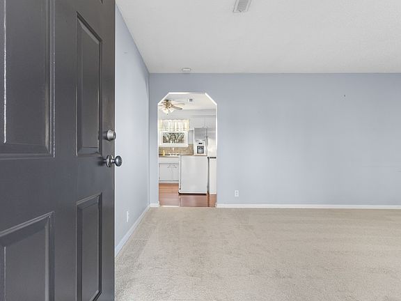 4th image of 109 Preston Dr