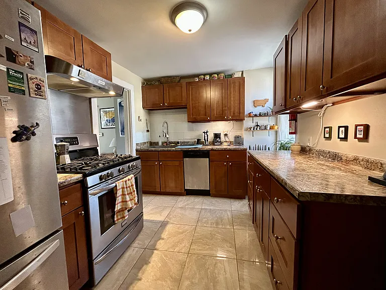 215 Maple St — Photo 5