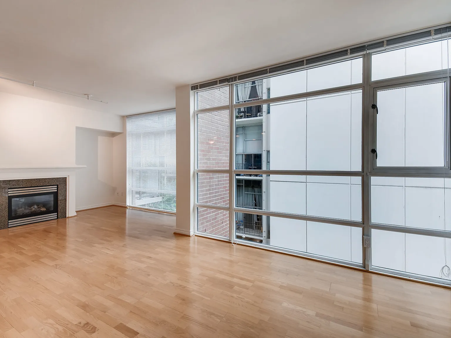 2 bed, 1.5 bath, 1150 sqft, $3,600 — Photo 4