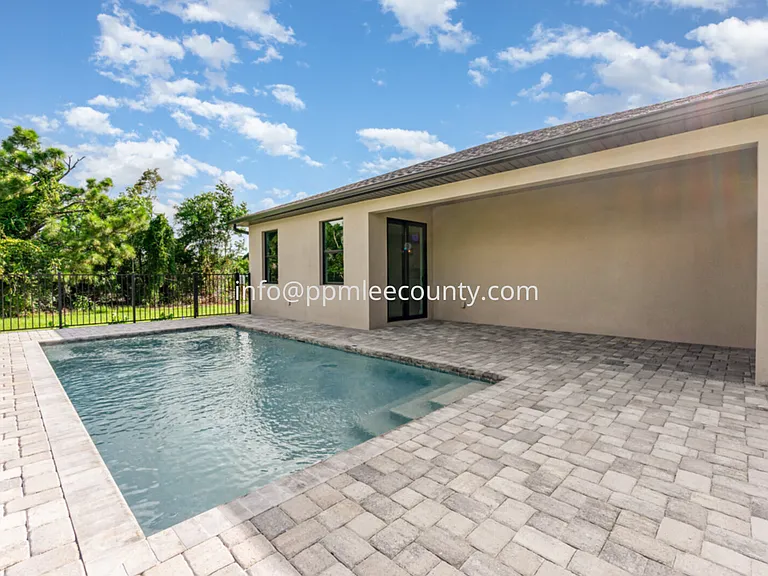 4157 NW 39th Ave — Photo 15