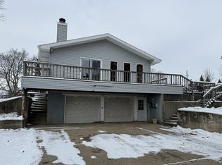 906 Stony Point Rd, Dixon, IL 61021