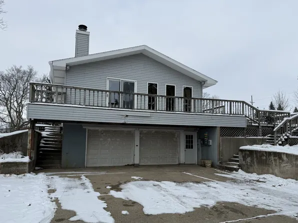 906 Stony Point Rd, Dixon, IL 61021