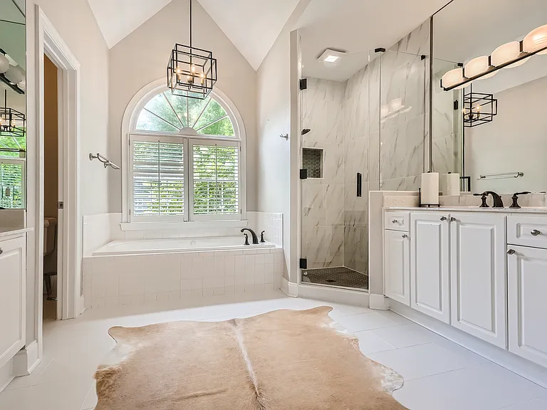 3362 Mathieson Dr NE — Photo 12