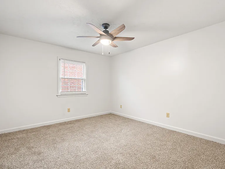Summercrest Apartments — Photo 20