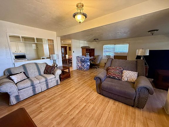 3rd image of 600 Ruby Dr