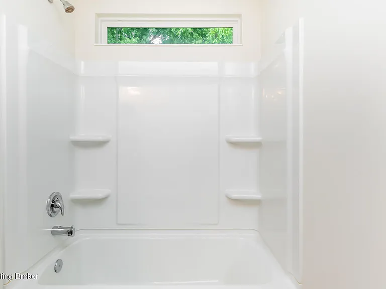6411 Colome Dr — Photo 32