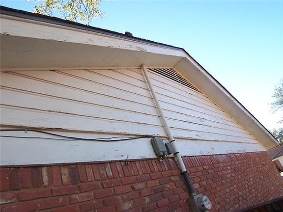 2nd image of 3974 Wilshire Dr