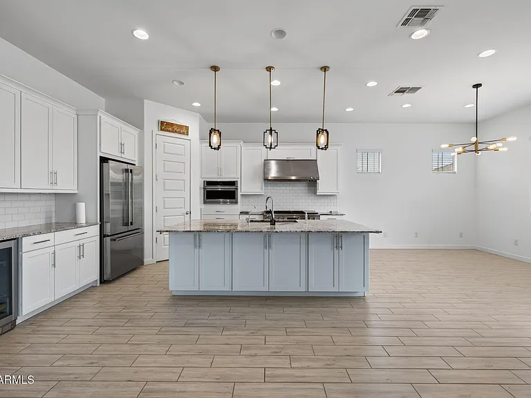 203 E Birchwood Pl — Photo 17