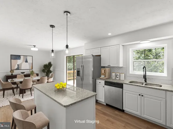 230 Blue Bell Ln, Strasburg, VA 22657