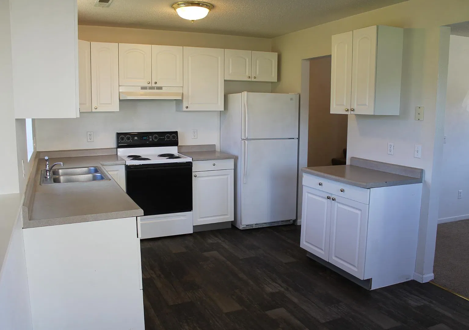 1121 Roosevelt Street — Photo 2