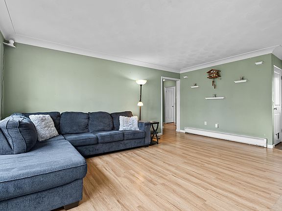 5th image of 419 Larkspur Ave