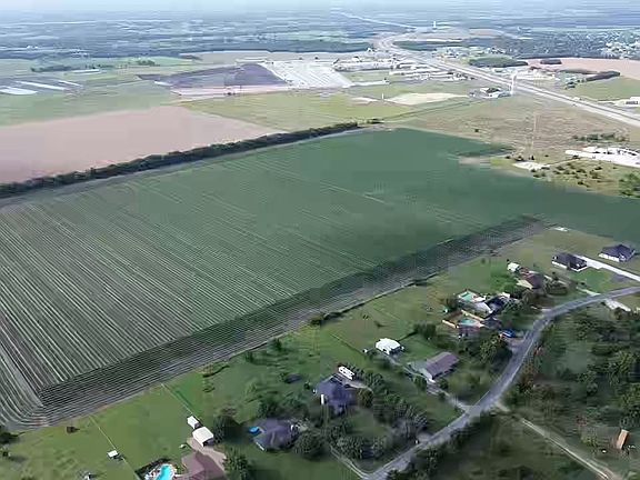 2nd image of 45 Hampel Rd