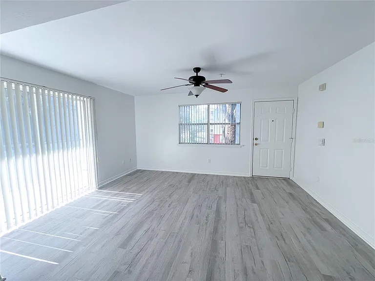 2360 SW Archer Rd #206 — Photo 3