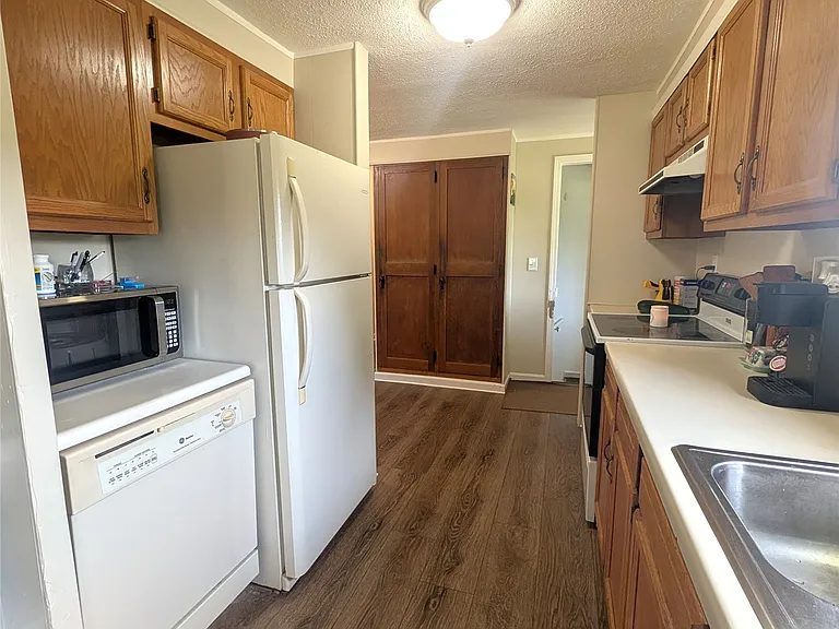 10135 Sampson Rd — Photo 8