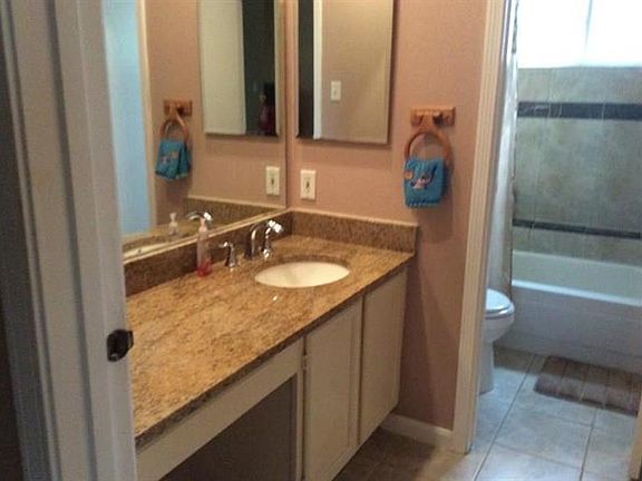5th image of 272 Aspenway Dr