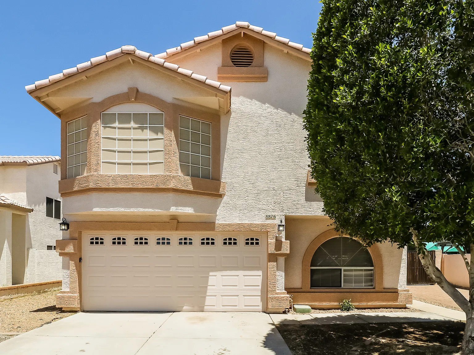 4 bed, 2.5 bath, 1663 sqft, $2,375 — Photo 2