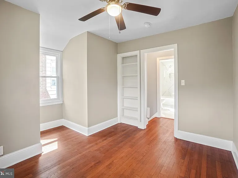 2615 Otis St NE — Photo 35