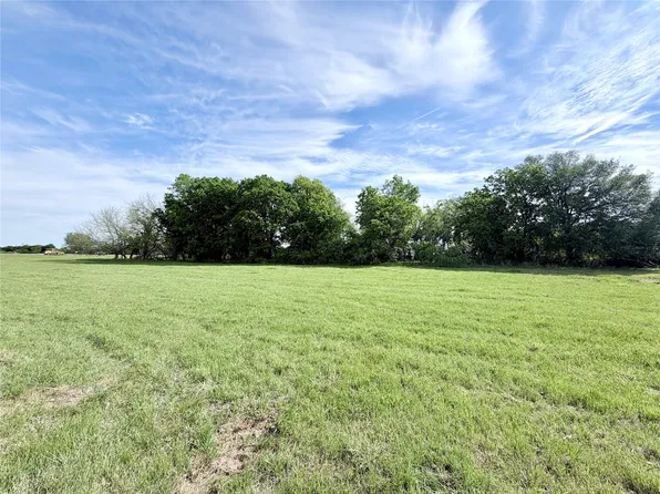 5 Lakewood Dr, Whitney, TX 76692