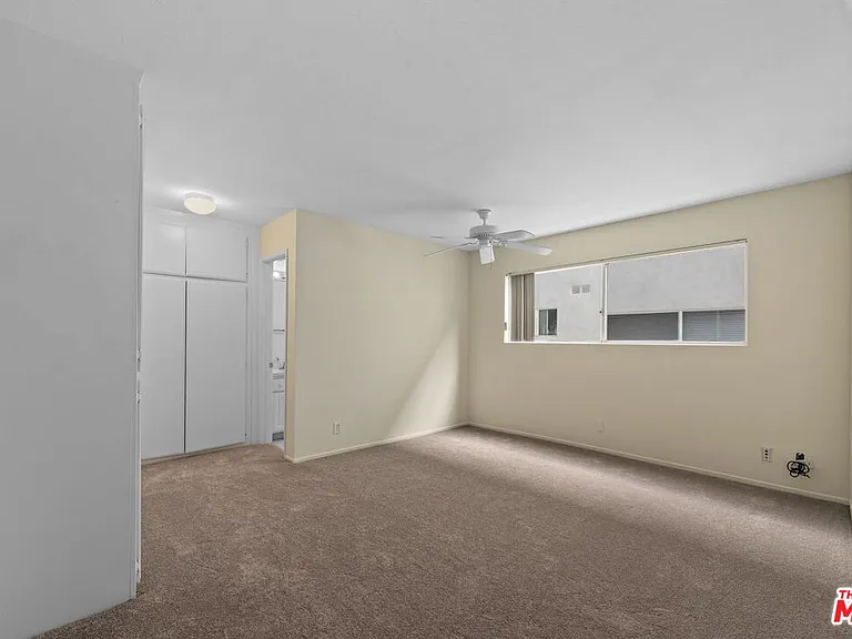 18555 Collins St #C11 — Photo 10