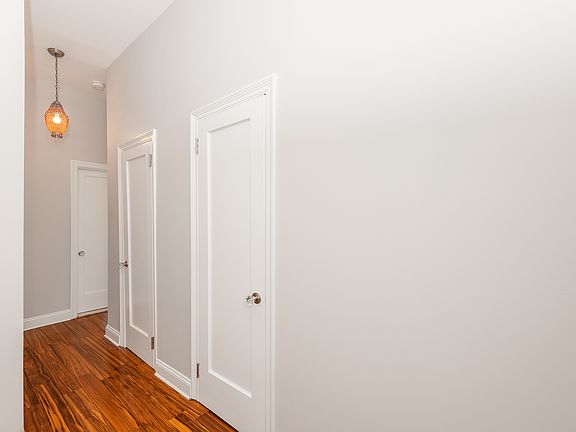 4th image of 44-14 Newtown Rd APT 6U