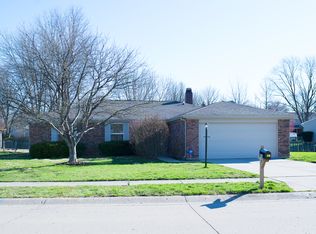 8313 Castle Ridge Ln, Indianapolis, IN 46256