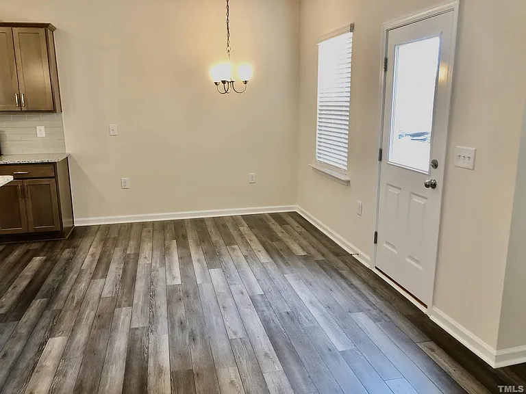 2080 Hosel Ln — Photo 7