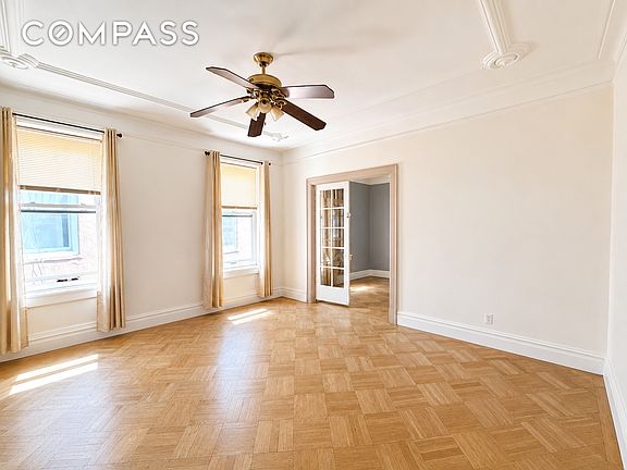 3rd image of 2052 Union St