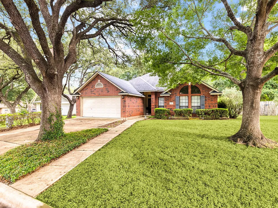 1502 Oak Knoll Ln