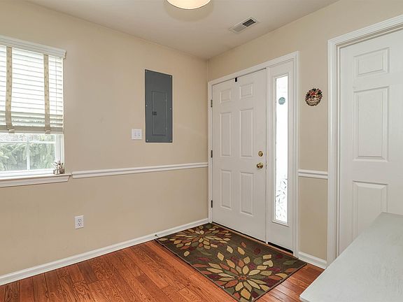 3rd image of 109 Deal Ln