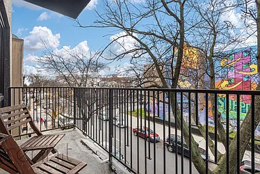 Rented by Rennit Inc.