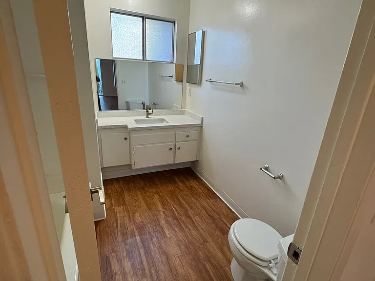 11993 Laurelwood Dr — Photo 10