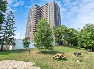 1535 Lakeshore Rd E #806, Mississauga, ON L5E3E2