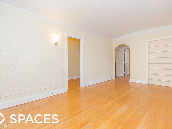 2nd image of 536 W Arlington Pl #Unt209