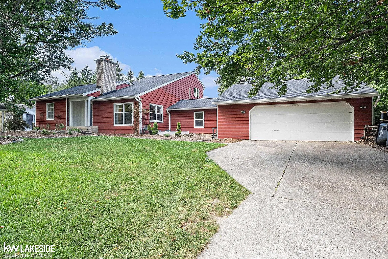 606 Robin Rd photo 1