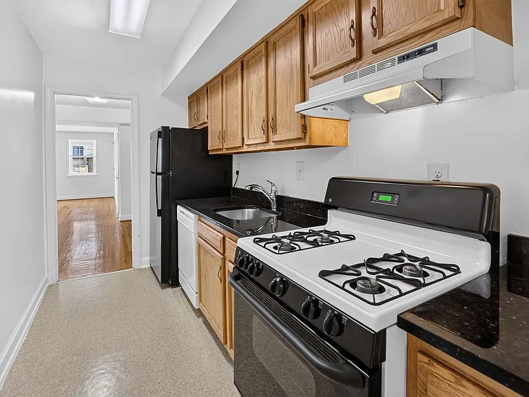 7812 Tilbury St #14 — Photo 9
