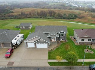 1708 Canyon Rd SW, Mandan, ND 58554