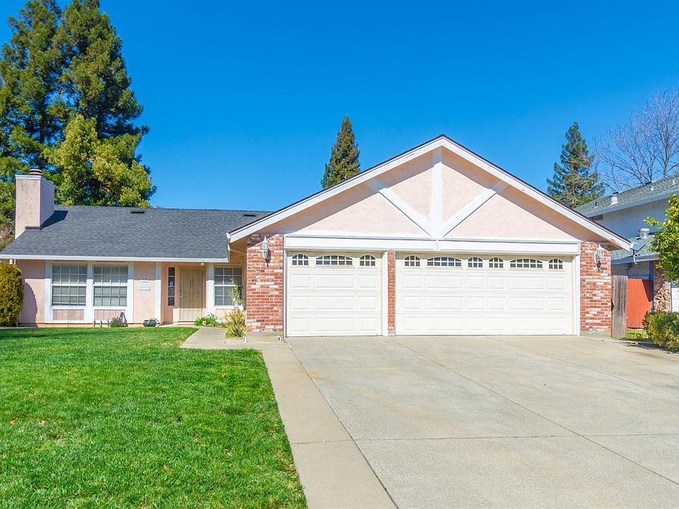 1st image of 14 Tinneil Ct