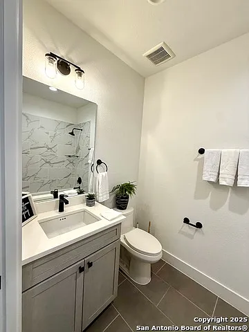 808 E Carson St #102 — Photo 9