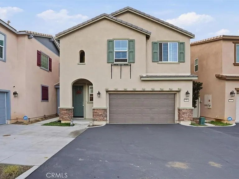 556 Enzo St — Photo 1