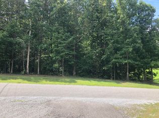 8060 Delaware Dr, Crossville, TN 38572